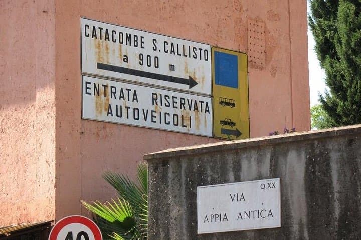 Rome: Small Group Underground Catacombs Tour