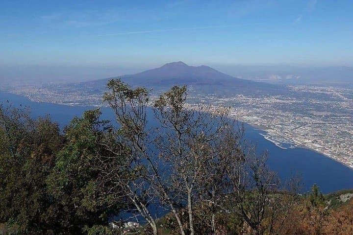 Private Transfer Naples ⇄ Sorrento with English-Speaking Driver