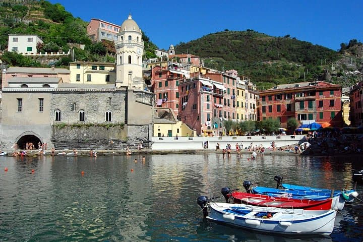 From Florence: Private minivan Tour to 5 Terre by Minivan