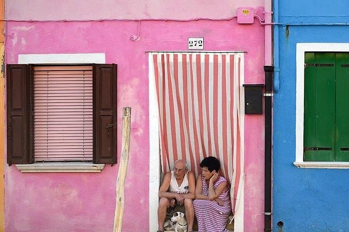 Secret Corners of Burano: Guided Walking Tour with a Local Expert