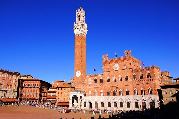 From Pisa or Lucca: Siena and San Gimignano Small Group Tour