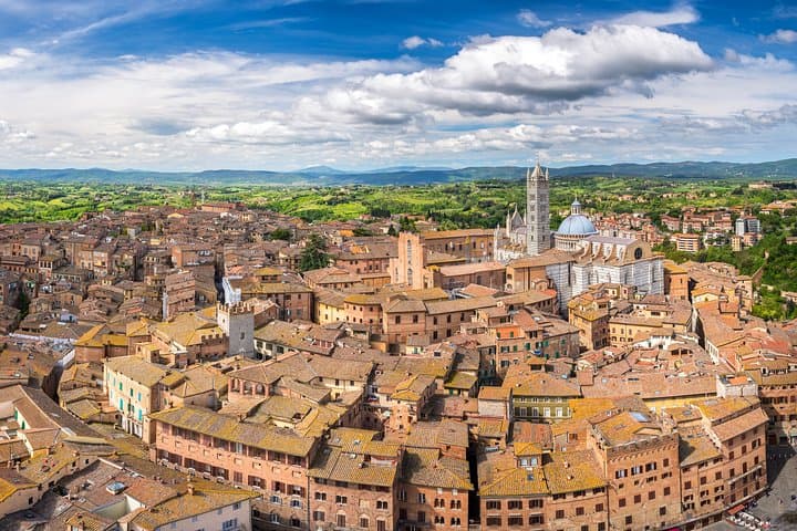 From Pisa or Lucca: Siena and San Gimignano Small Group Tour