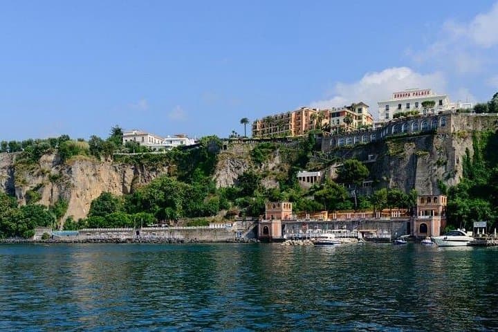 Full-Day Private Tour of Pompeii and Amalfi Coast from Rome