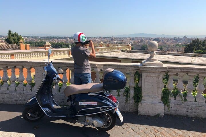 vespa rental Rome