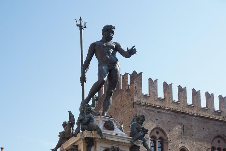 Private or semi-private tour of the historic center of Bologna