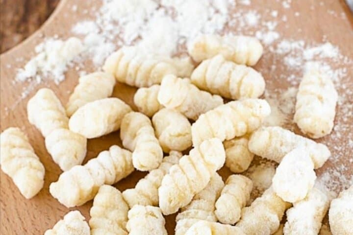 Small-Group Cooking Class in Positano: Gnocchi, Tiramisù & Drinks