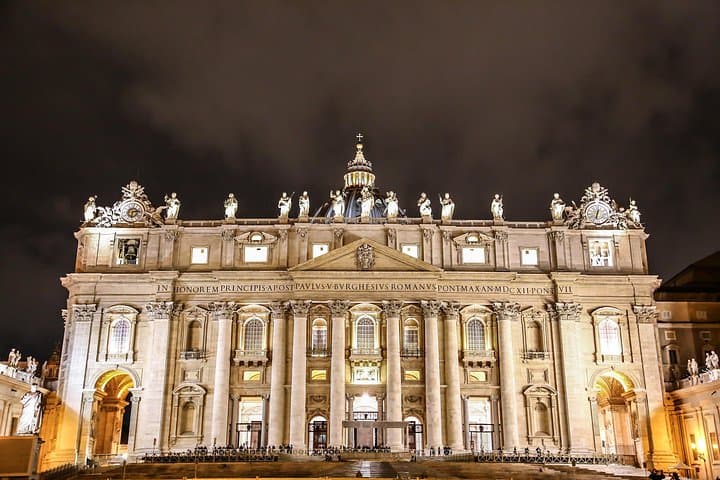 Night Tour of Rome with Local Pizza Dinner and Gelato Experience