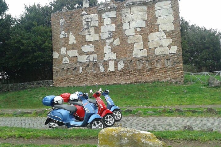 Vespa rental Rome