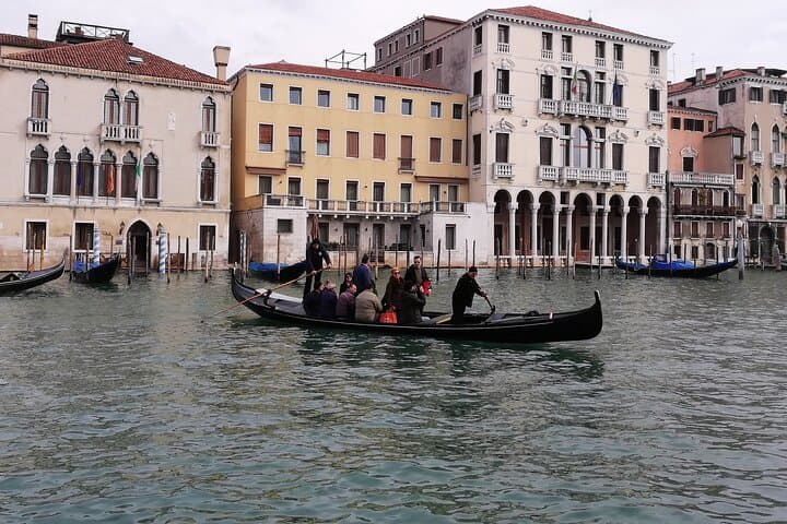 Rialto Market & Seafood Cooking Class in Murano