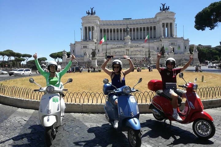 Vespa rental Rome