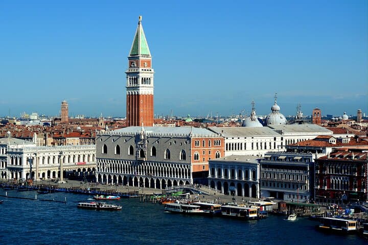 Venice Private Day Tour with Gondola ride - from Rome