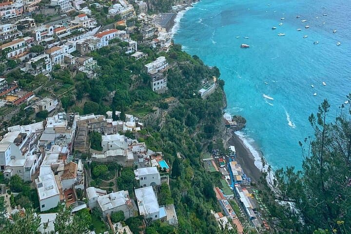 Transfer from Naples to Amalfi with a 2hr stop at Pompeii (1-8 PAX)