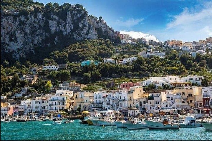 Capri Deluxe: The Complete Island Experience