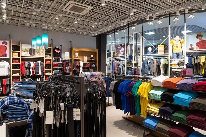 Private Shopping Tour to The Mall Outlet from Rome