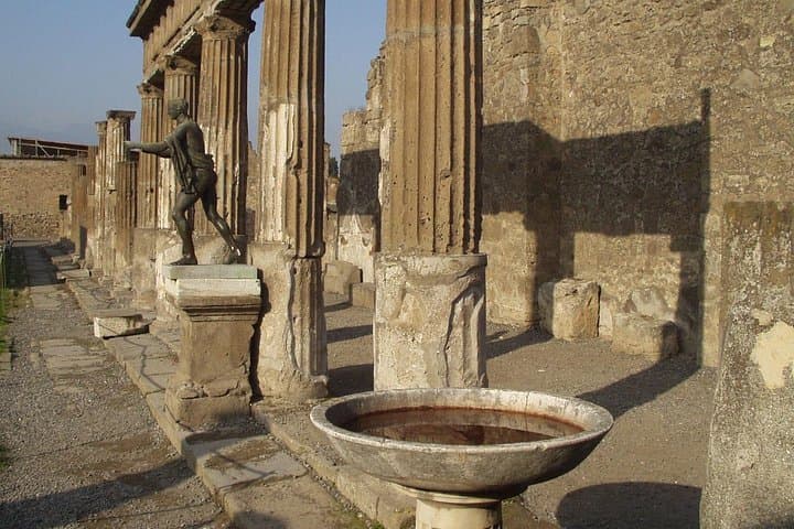 Pompeii & Herculaneum Full-Day Tour with Entrance Fees and Lunch
