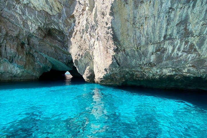 Capri excursion in a private boat