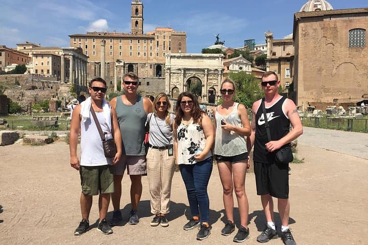 Private Colosseum and Roman Forum Tour with Arena Floor Access