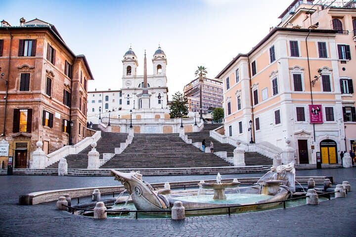 Rome City Center Walking Tour in a Small Group