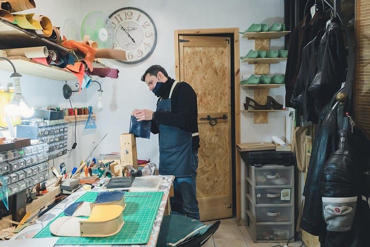 Leather goods Artisan