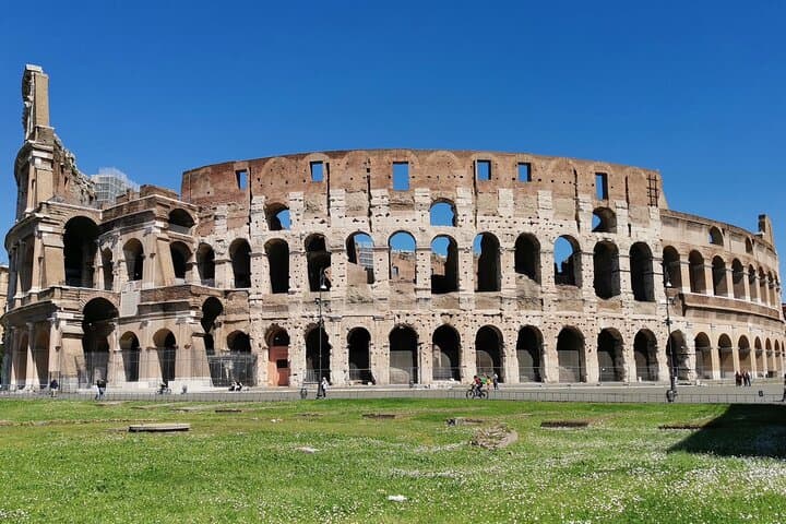 PRIVATE Tour: Colosseum Arena Floor & Ancient Rome VIP Access