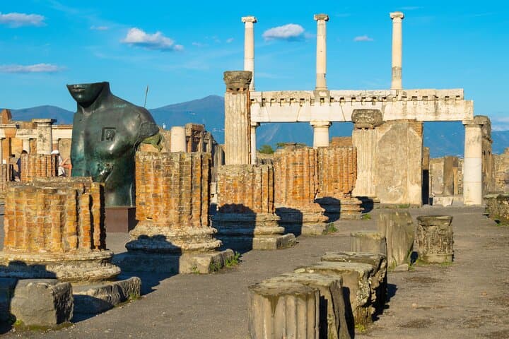 Guided Tour of Pompeii with Optional Tasting Experience onsite