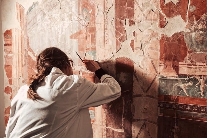 Pompeii Private Tour with an Archaeologist and Skip The Line - 3 hours