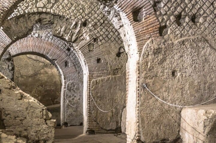 Naples Walking Tour and Underground Ruins