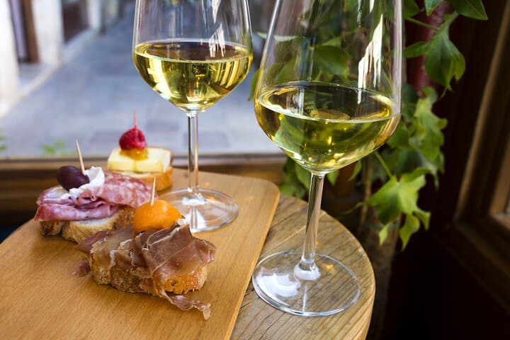 Venice Bacaro Food Tour: Eat and Drink like a Venetian