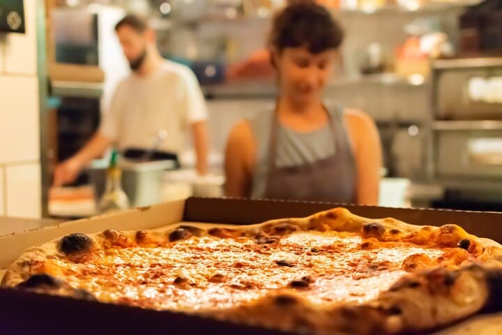 The Art of Pizza and Tiramisu Class with Tastings in Naples