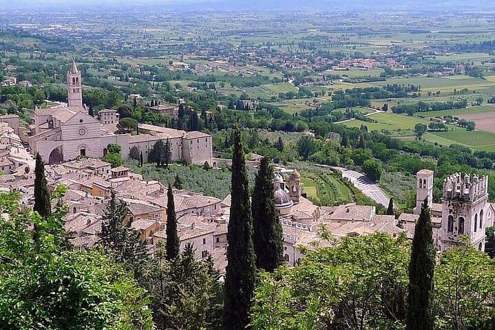 Full Day Guided Historical Tour of Cascia and Assisi