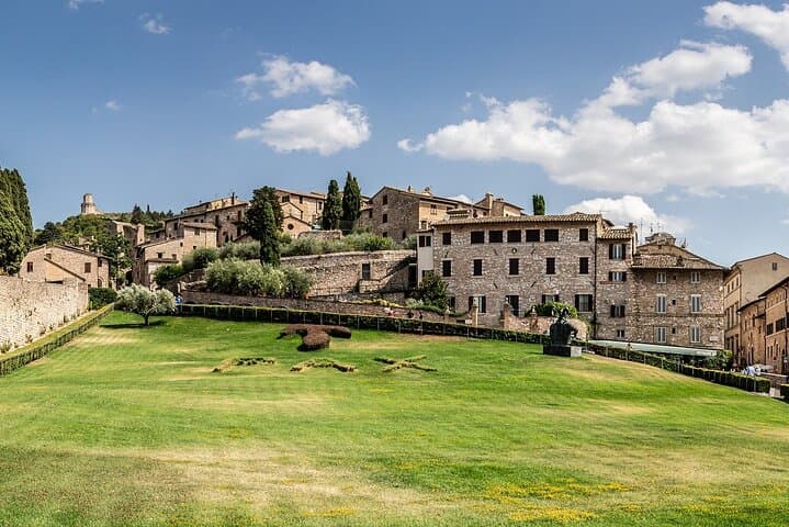 Full Day Guided Historical Tour of Cascia and Assisi