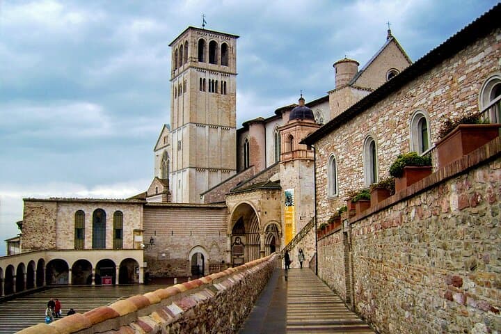 Full Day Guided Historical Tour of Cascia and Assisi