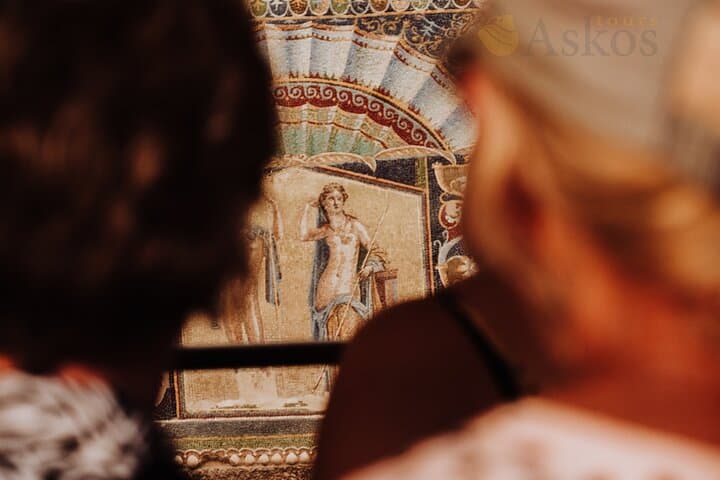 Herculaneum Small Group Tour and Ticket With an Archaeologist