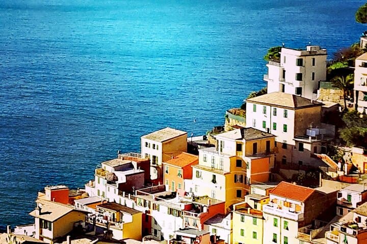 Cinque Terre and Pisa Limousine service from Florence 12 hours