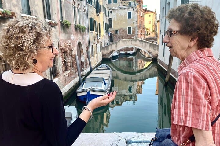 The best of Venice in 1 day! Private tour 100% tailored + 1 h watertaxi ride witThe best of Venice in 1 day! Private tour 100% tailored + 1 h watertaxi ride with Lucia loch Lucia local guide in Venice