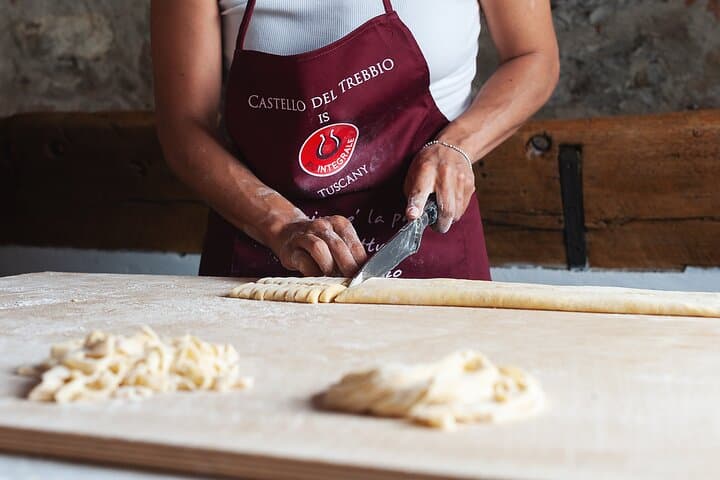Small Group Pasta Making Class Wine Tasting in a Tuscan Castle