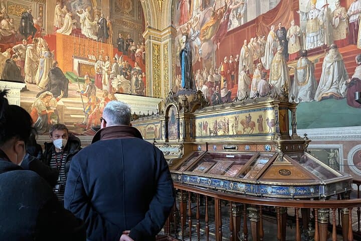 Raphael Rooms