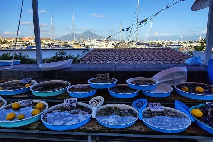 Naples Urban Culture Tour: Street Art, Wine and Culinary Tasting