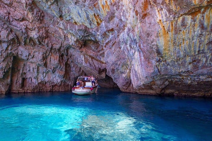 From SORRENTO: Stunning Capri! Full Day in a Private Boat