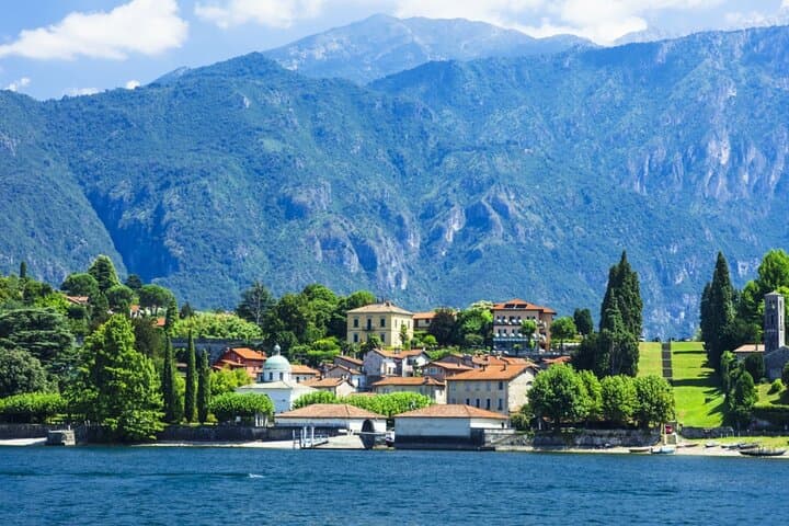 Como Murder Mystery: Self-Guided Detective Walk