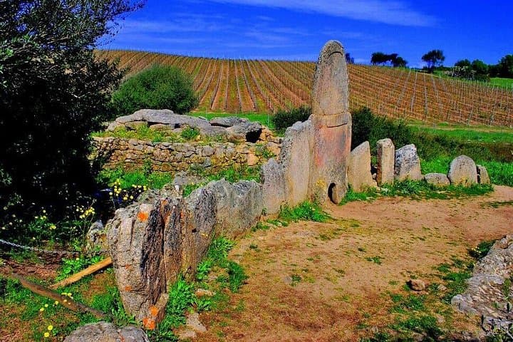 Archaeology, Giant Grave