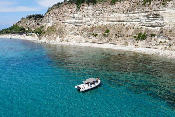 private tour with skipper from Tropea to Capo Vaticano with aperitif
