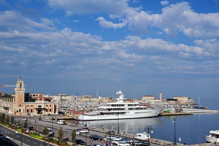 Private Transfer: Port of Cruise Pier Trieste to Venice or Airport VCE