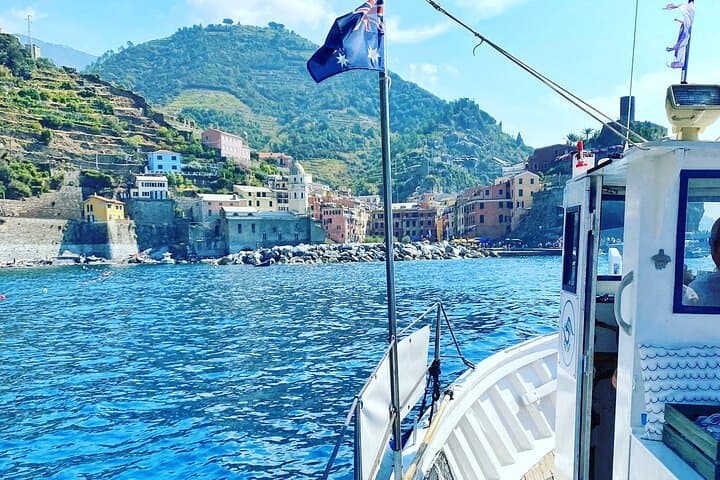 Cinque Terre daytime boat tour with a traditional ligurian gozzo