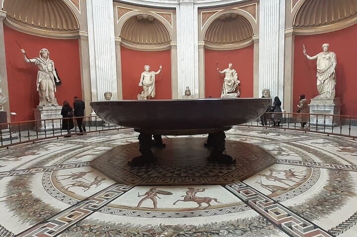 Nero's bath tab in Round Room.