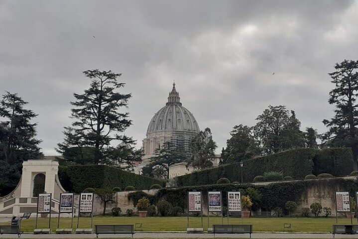 Semi-Private Tour : Vatican Museums, Sistine Chapel & Basilica.