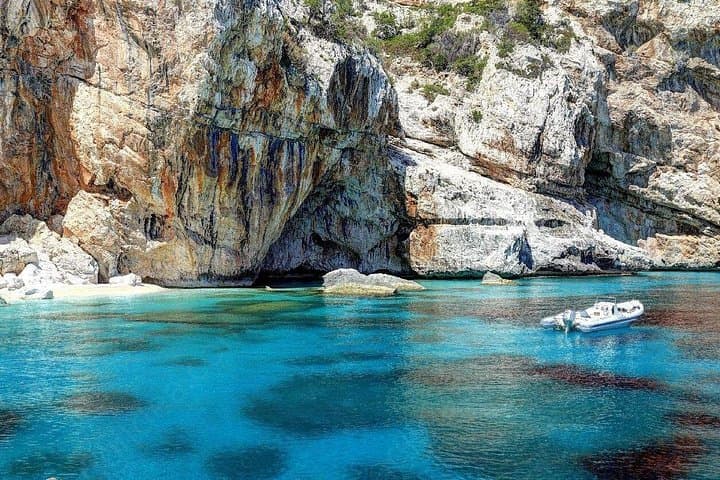 Day trip in the Gulf of Orosei Cala Mariolu