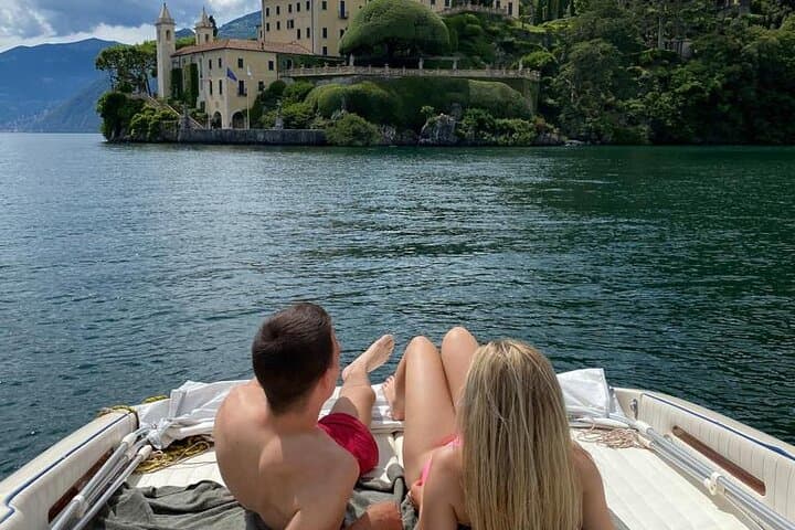 3 Hours Guided Cruise with stop and visit of Bellagio
