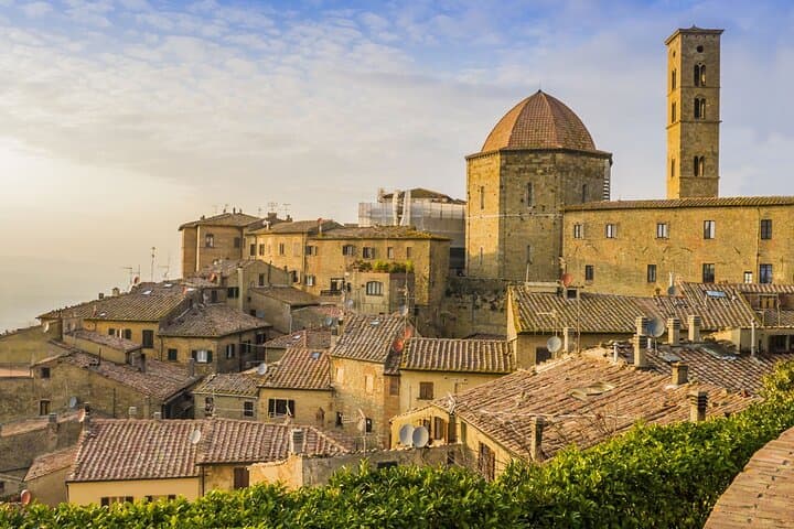 Private guided tour of the medieval village of Volterra
