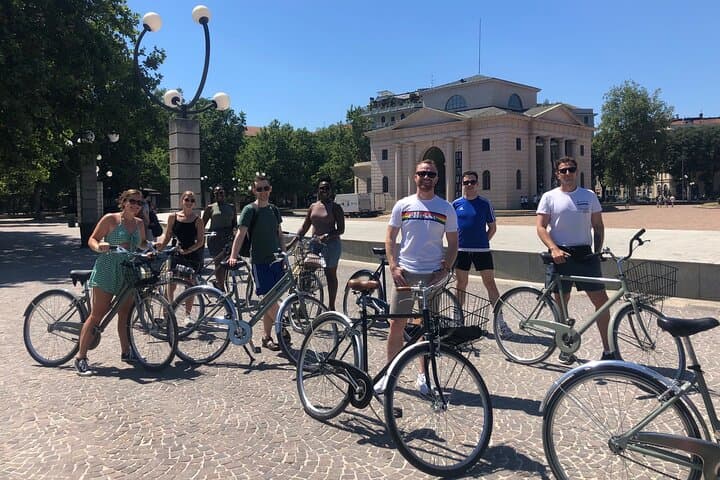Milan's Hidden Gems: Unique Bike Tour (ENG, NL)